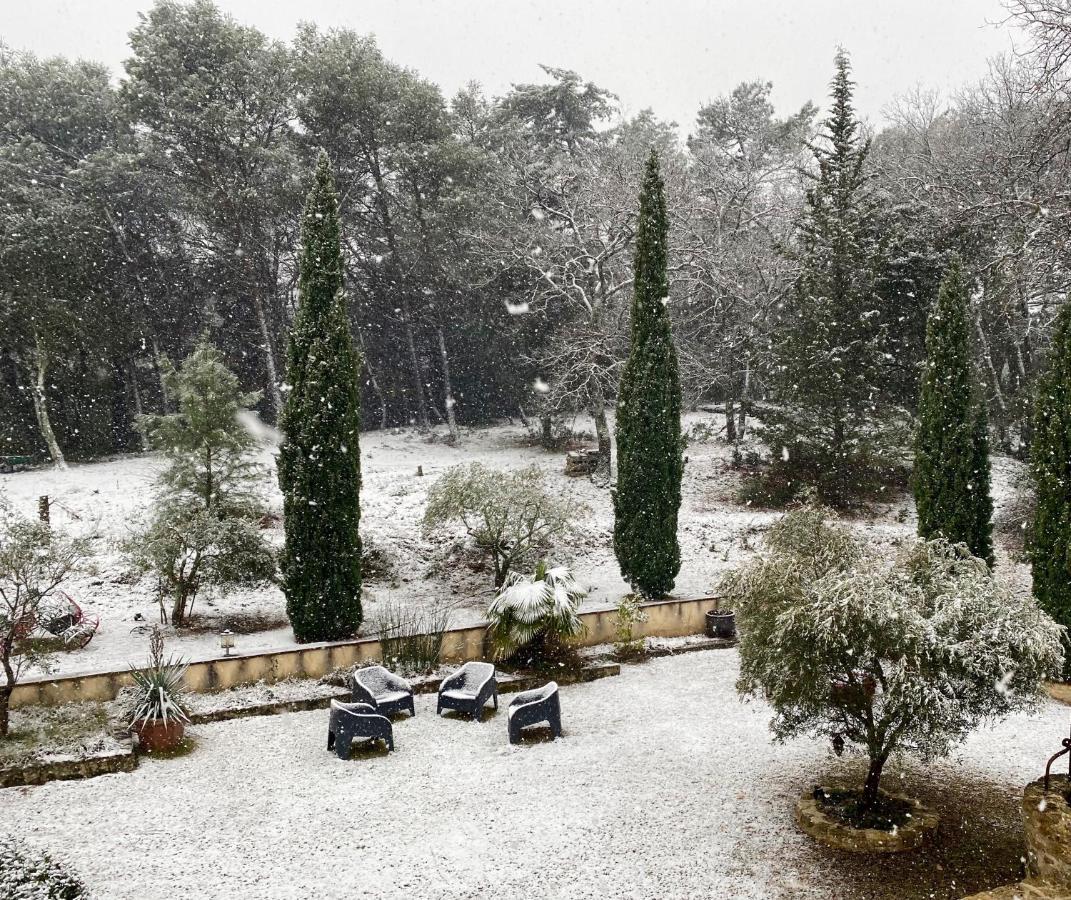 Domaine Du Commandeur Bed & Breakfast Mondragon Bagian luar foto