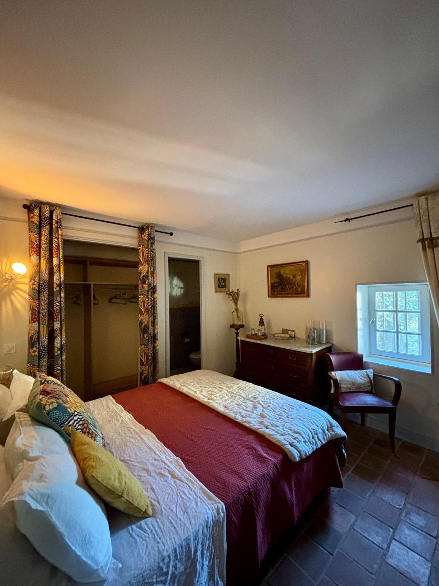 Domaine Du Commandeur Bed & Breakfast Mondragon Bagian luar foto