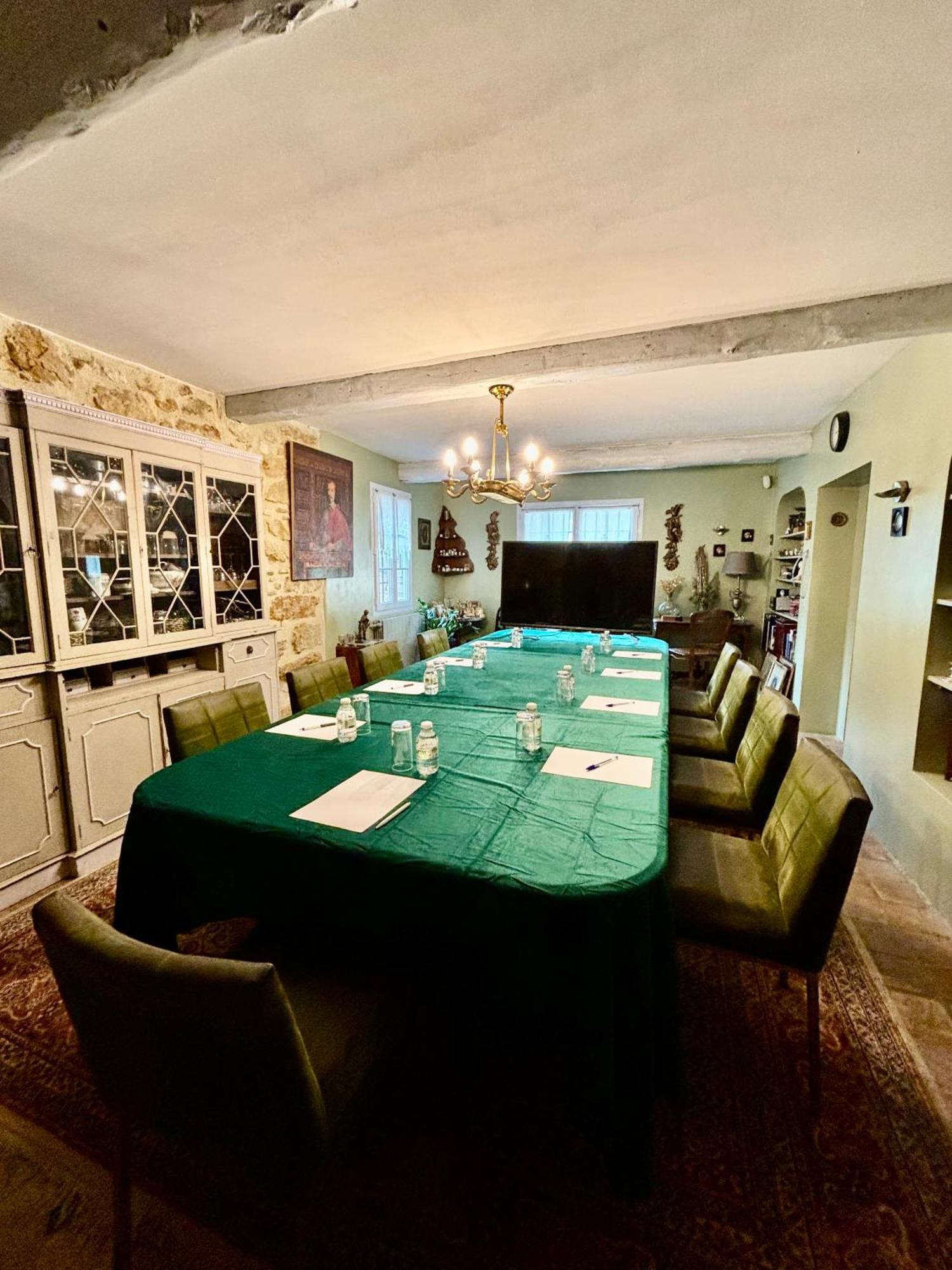 Domaine Du Commandeur Bed & Breakfast Mondragon Bagian luar foto